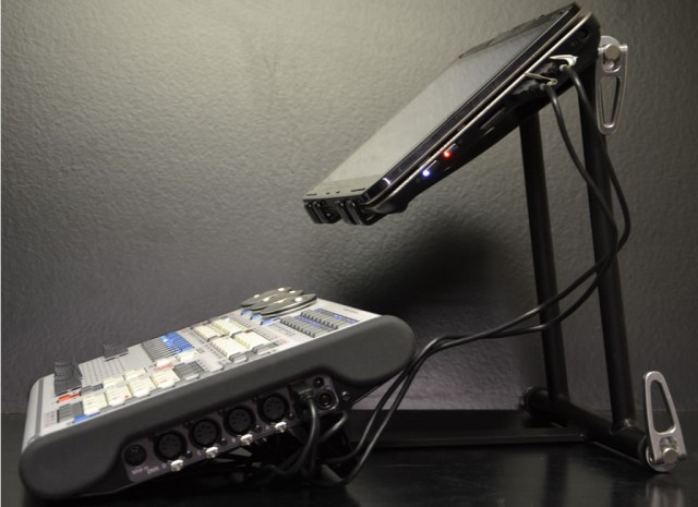 AVOLITES-TITAN-MOBILE-FOTO-2