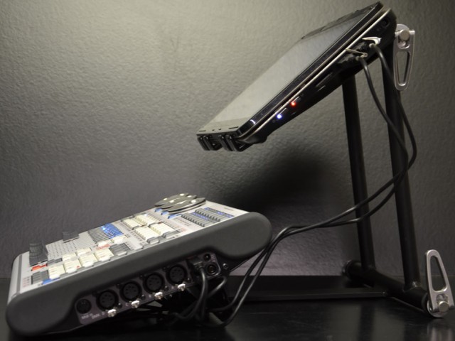 AVOLITES-TITAN-MOBILE-FOTO-2