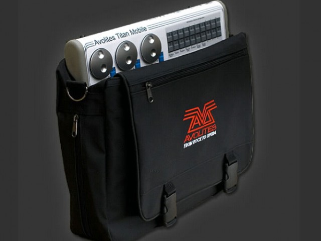 AVOLITES-TITAN-MOBILE-FOTO-3