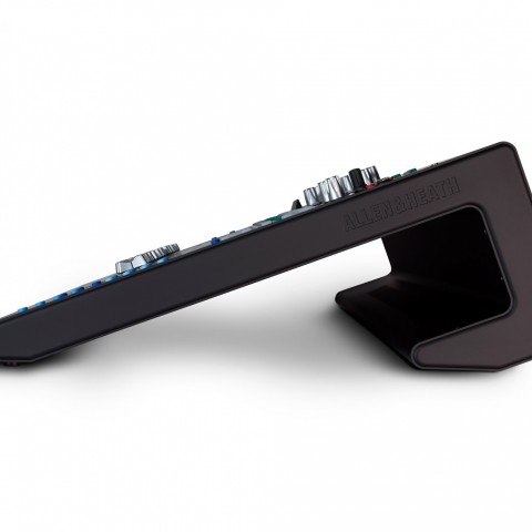 Qu-32-Chrome-Right-Side