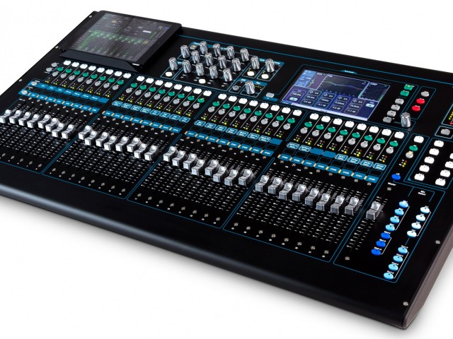 Qu-32-Chrome-ThreeQ-Left-Lower